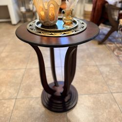 Bombay Company Round Pedestal Accent Table – Dark Cherry Finish (2004)