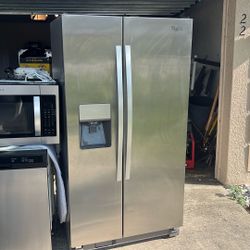 Whirlpool Appliance Set Refrigerator Microwave Dishwasher Stove Good Condition