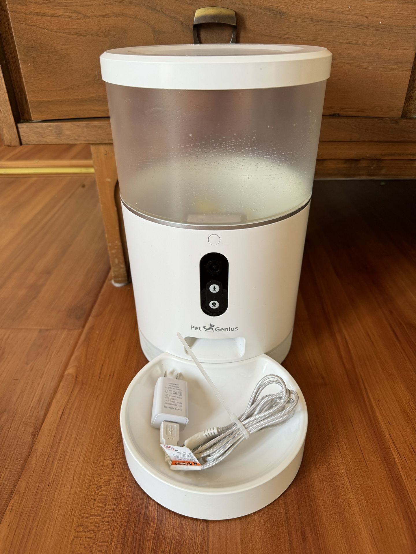 Pet Genius SmartFeeder with Live Wi-Fi Camera