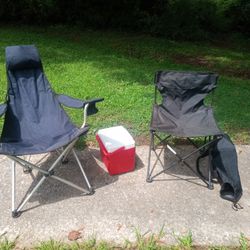 2 Outdoor Folding Chairs + Cooler 20.00