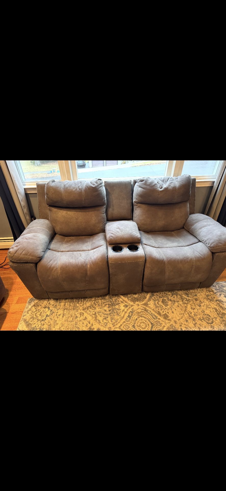 2 Love Seats And 2 Recliners Great Shape