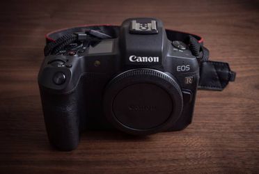 Canon EOS R Full Frame Mirrorless Body - Like New,