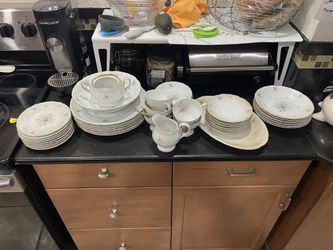 Vintage Meito China Japan Floral Rose Dinnerware Set