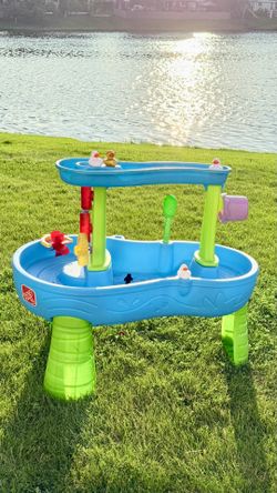 Step2 Double Showers Splash Water Table