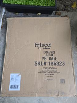 Chewy Frisco Pet Gate Brand New