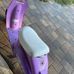 Razor Pocket Mod Betty Electric Scooter