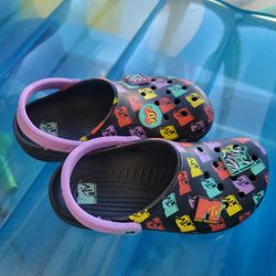 MTV crocs women's 8/ men 6