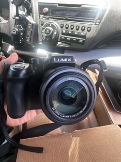 LUMIX PANASONIC FZ300 CAMERA