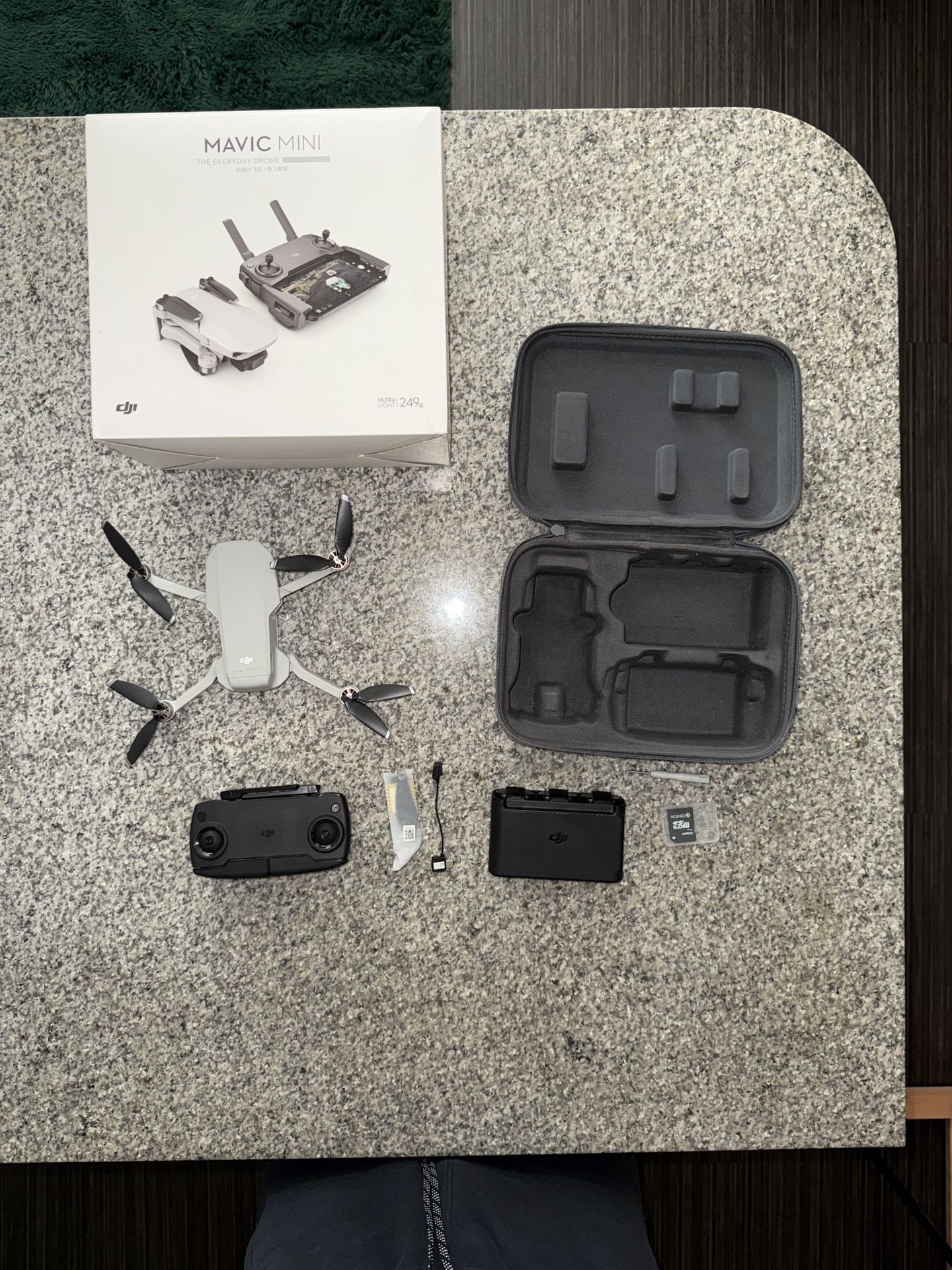 DJI Mavic Mini Drone Combo