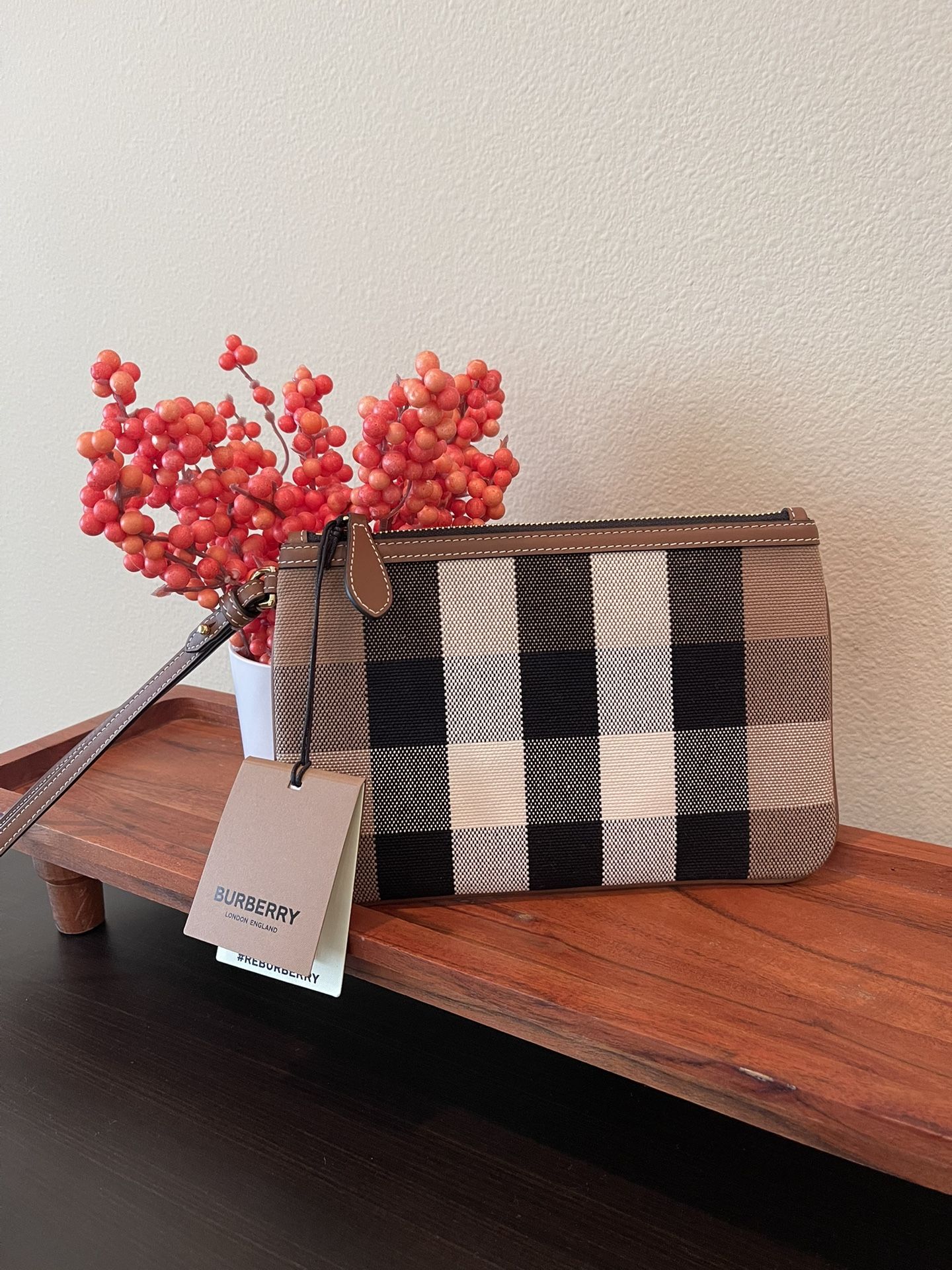 Burberry Wristlets Wallet NWT