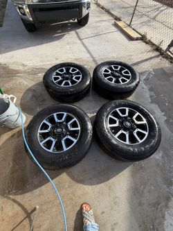 Used 2019 tundra rims $400