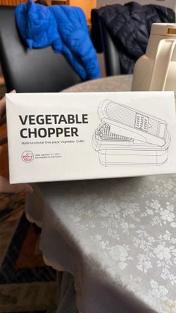 New Vegetable Chopper / Slicer (Unopened)