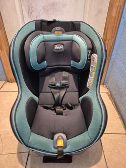 Chicco NextFit  Convertible  Car Seat REAR/FORWARD Position. SEE ALL THE PICTURES