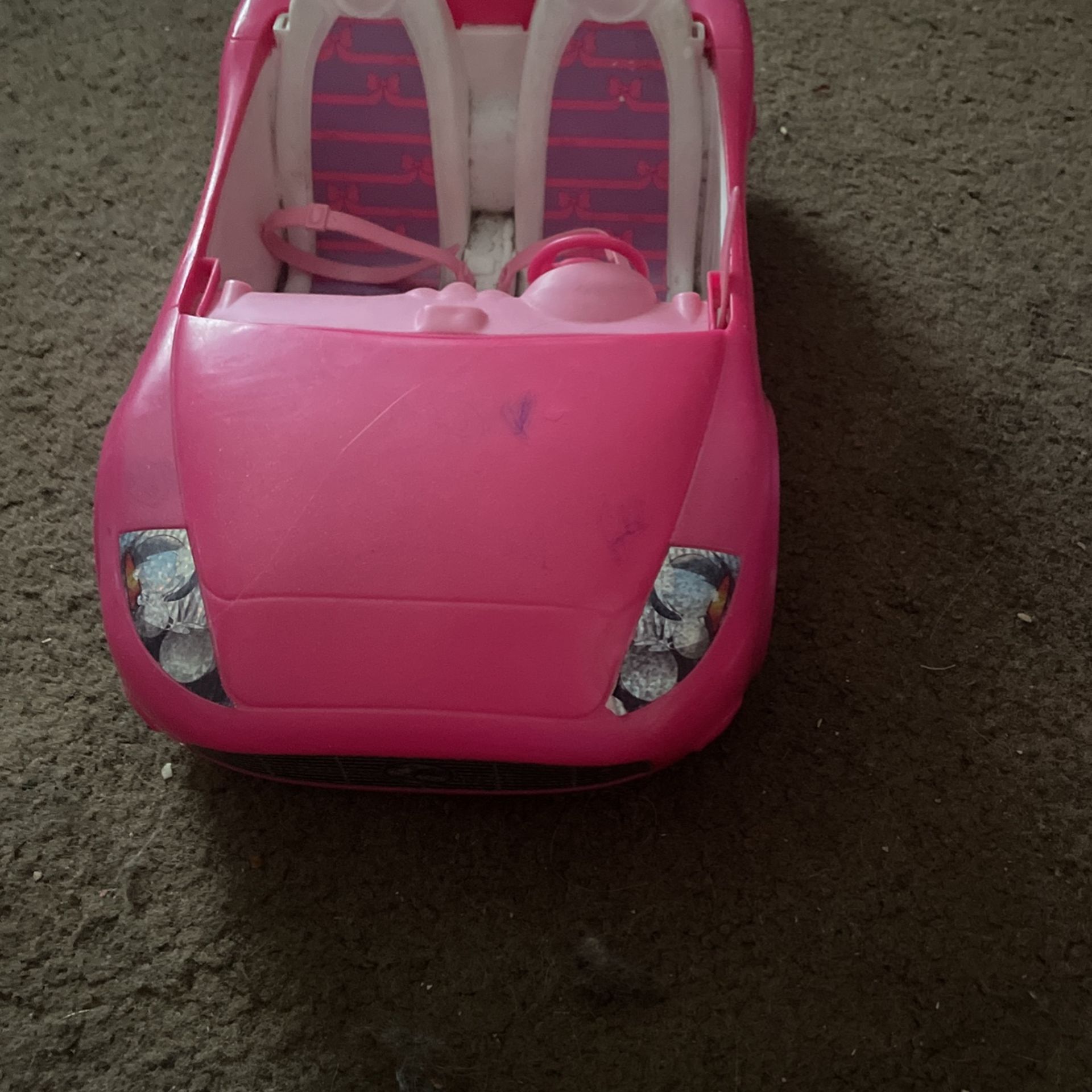 selling barbie car 