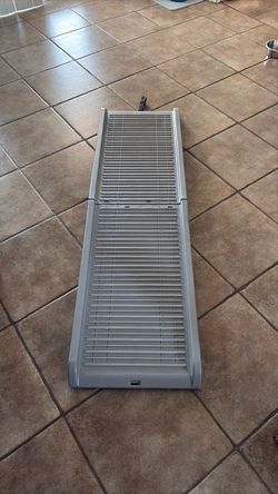Collapsible dog assistance ramp