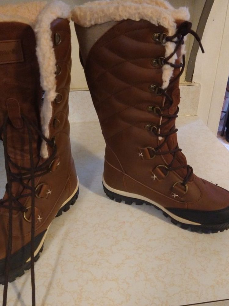 Women's Size 7 Bearpaw Winter Fur Boots