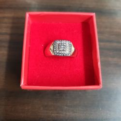 10k Man's Ring With Diamonds
