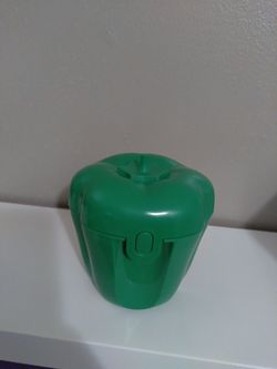 Storage container for peppers