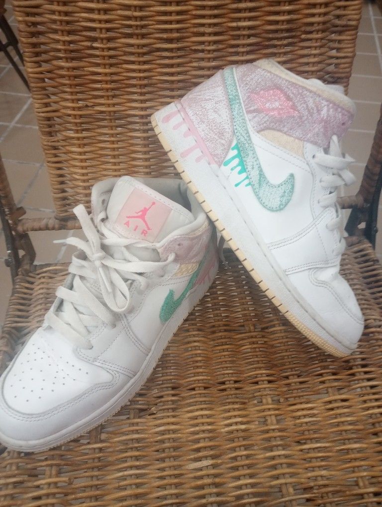 Air Jordan 1 Mid SE GS 'Ice Cream'