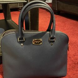 Michael Kors Satchel Medium Like New