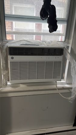 Air Conditioner 12,000 BTU Air/Heat