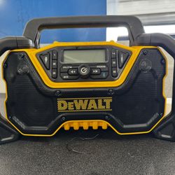 DeWalt DCR028 Jobsite Bluetooth Radio