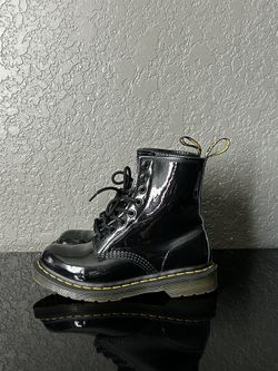 Doc Martens Women's size 6 Patent Leather Combat Boots BLACK   1460W