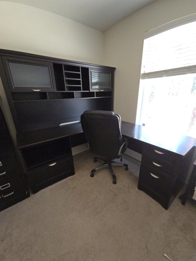Computer Desk With Hutch And Chair - L Shaped