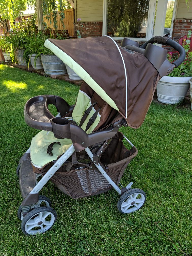 Graco Click Connect Travel System (stroller and car seat)