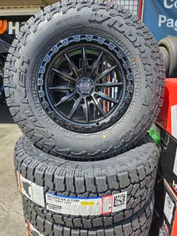 Tacoma Trd Wheels 17"and tires 285 70R17 Falken Wildpeak AT 4W $1690 set of four 👌