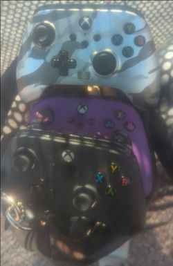 3 Xbox remote controls
