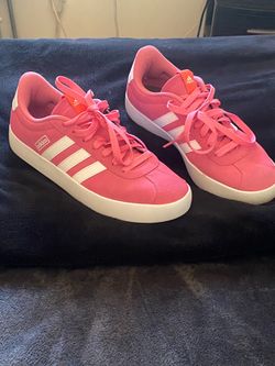 PINK ADIDAS SIZE 7