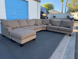 Brown Sectional Couch **Free Delivery **