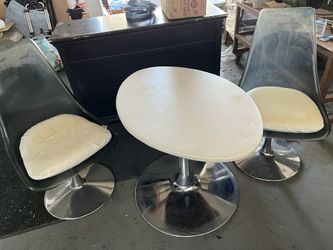 Mid Century Table And Chairs