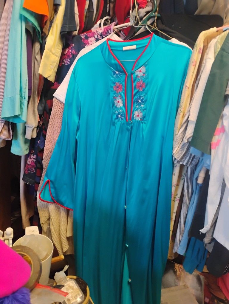 Women's Long Silky JCPenney Robe Size Medium