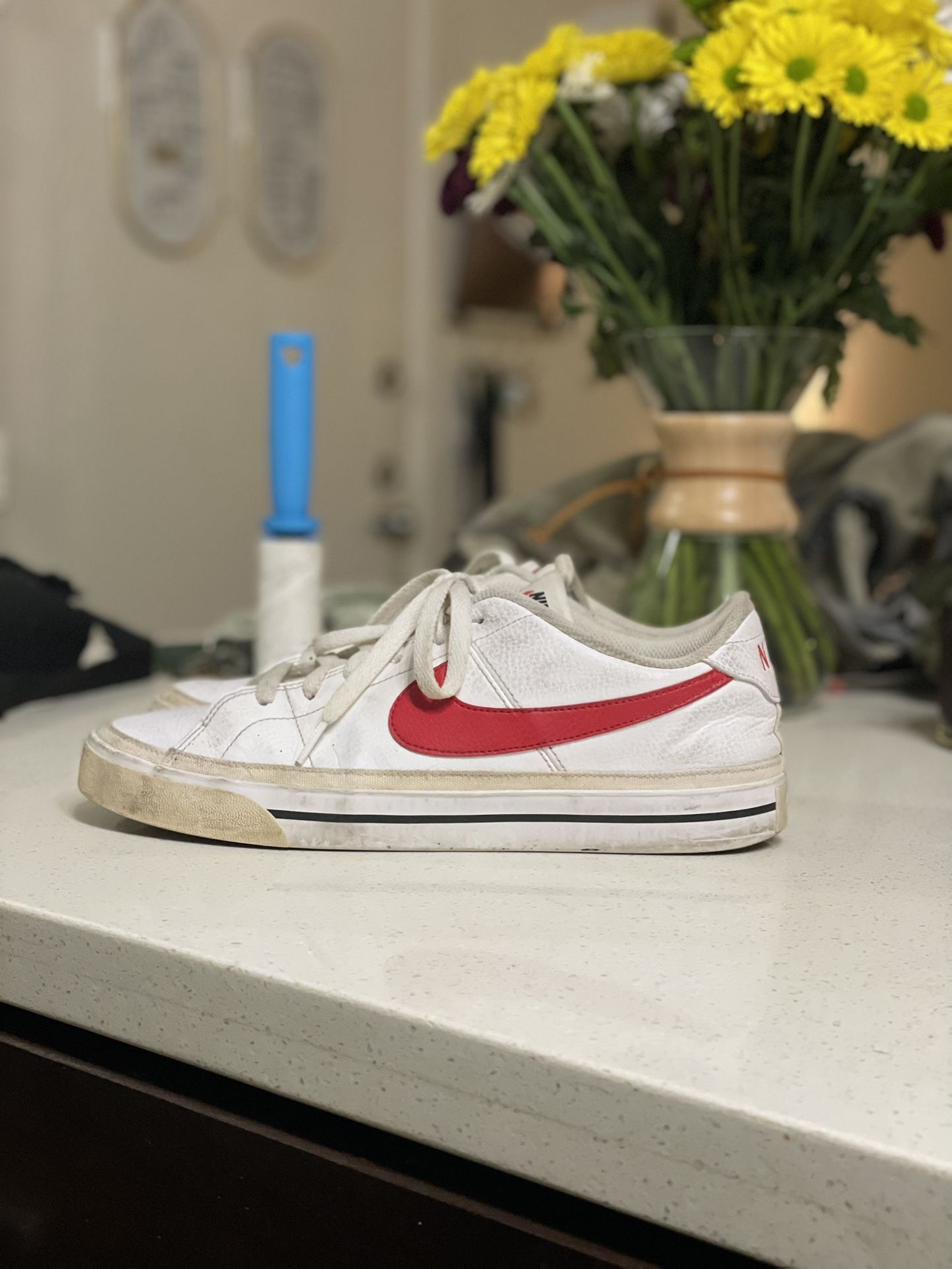 White And Red Nikes Men’s 10
