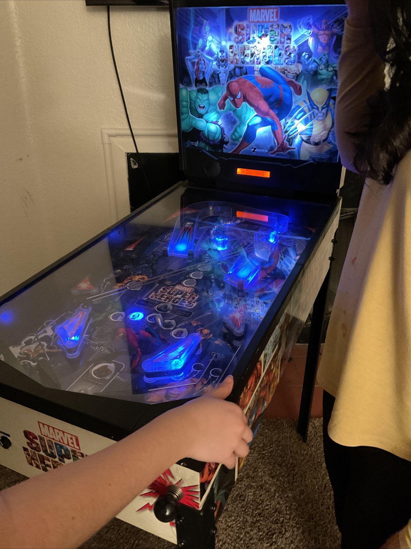 “Marvel Super Heroes Pinball” Machine, Hulk, SpiderMan, Wolverine, X