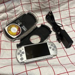 SILVER Sony PSP 2000 System w/ Charger & Memory Card Bundle