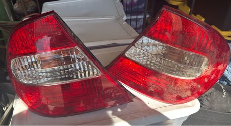 2005 Toyota Camry Rear lights