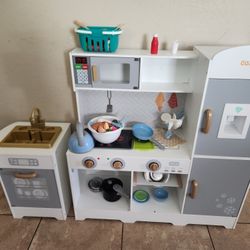 Play Kitchen