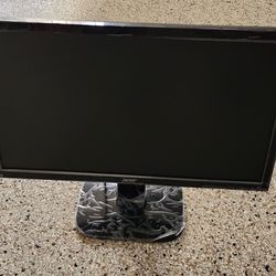 18" LCD Screen