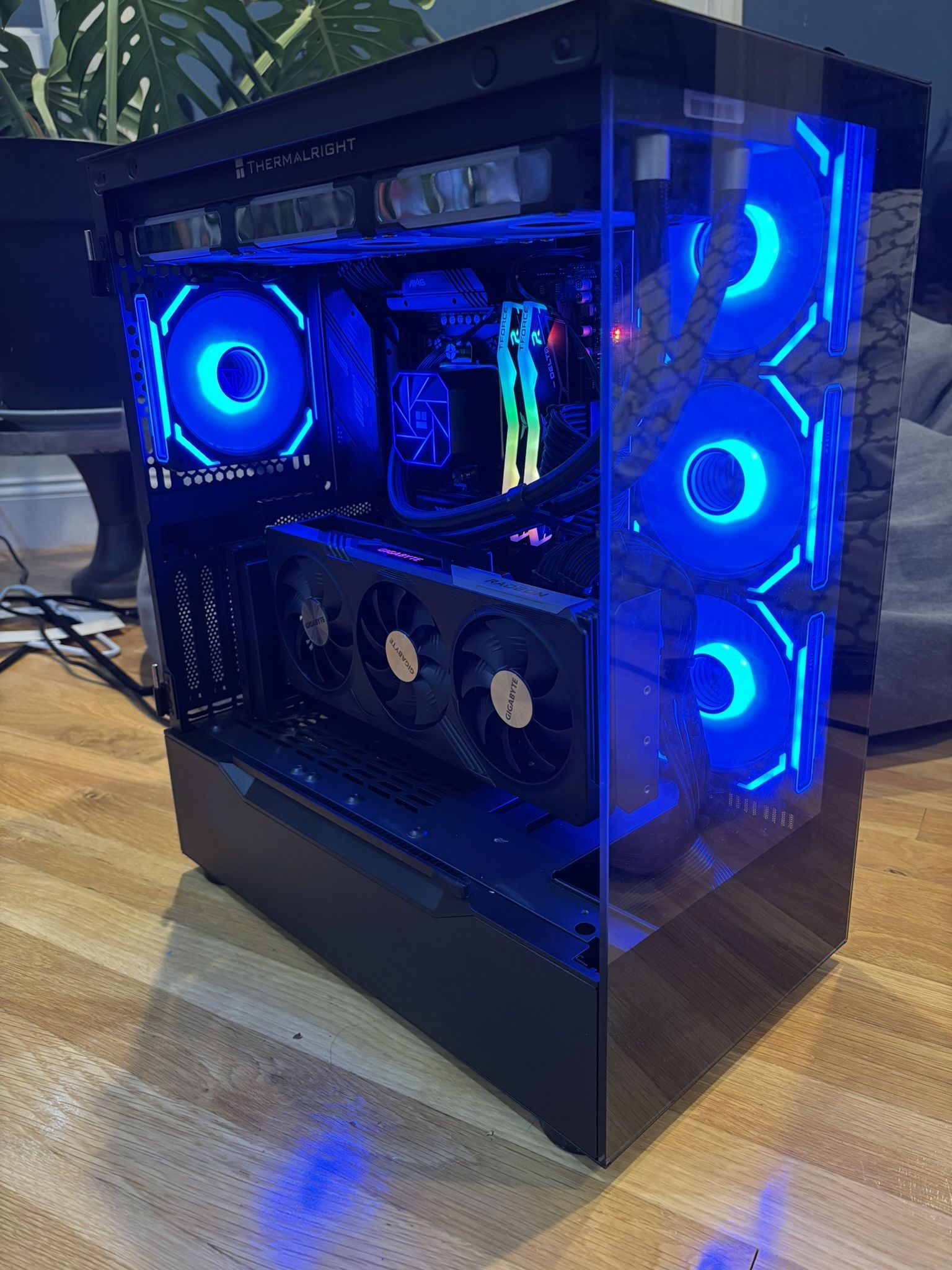 Custom PC RTX Destroyer R7 7700x 7700xt