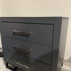 Grey 6 Drawer Dresser With 2 Night Stands