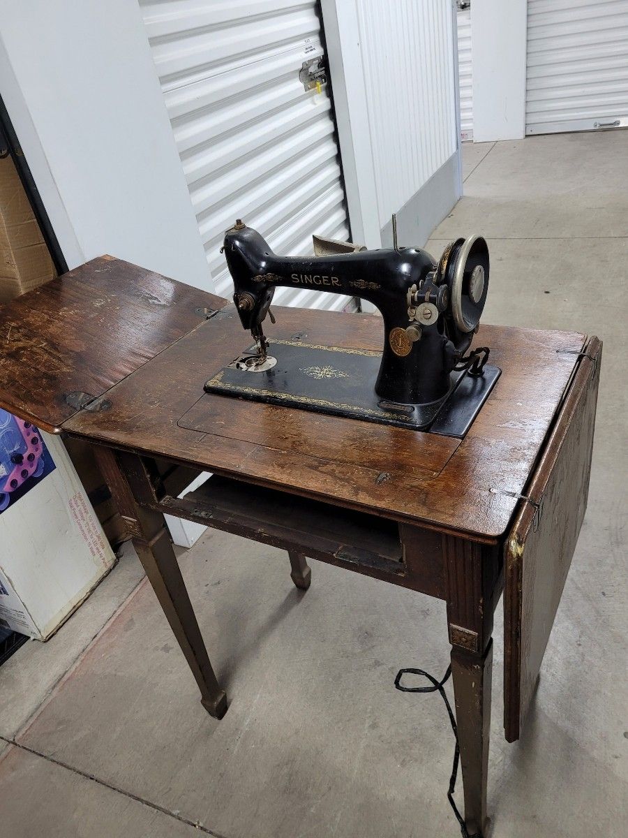 Old Singer Sewing Machines