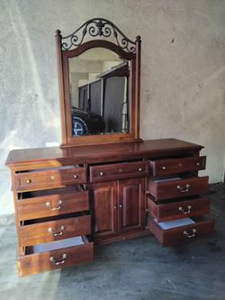 12 DRAWERS WOODEN DRESSER WITH MIRROR