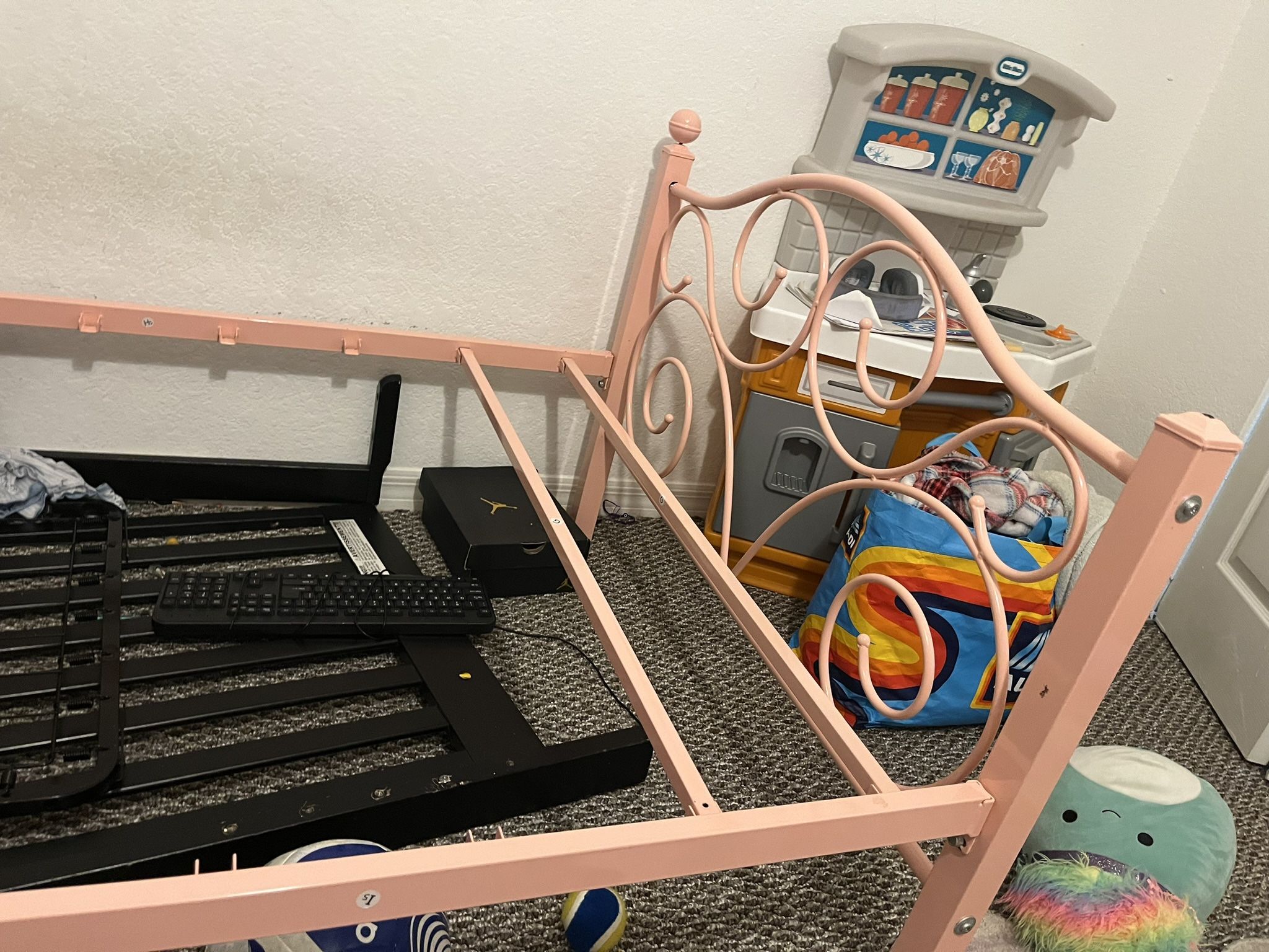 Pink Twin Metal Bed Fram For Girls