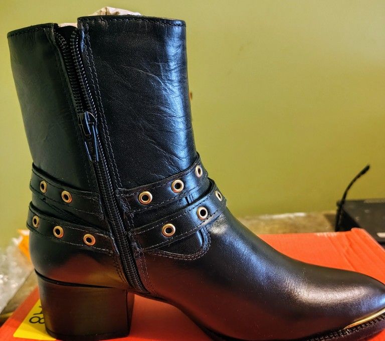 Women Boots Blk Leather Sz 5.5 And 6.5