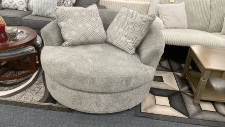 Round Swivel Chaise