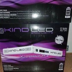 Never-used set of Kind LED XL750 lights for sale (4) 