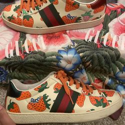 Gucci Cream & Orange Strawberry Sneakers Size 9